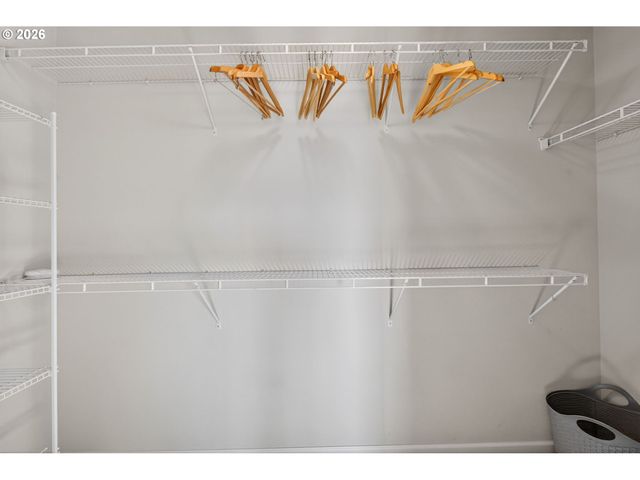 2032 SILVERSTONE Dr, Forest Grove, OR 97116