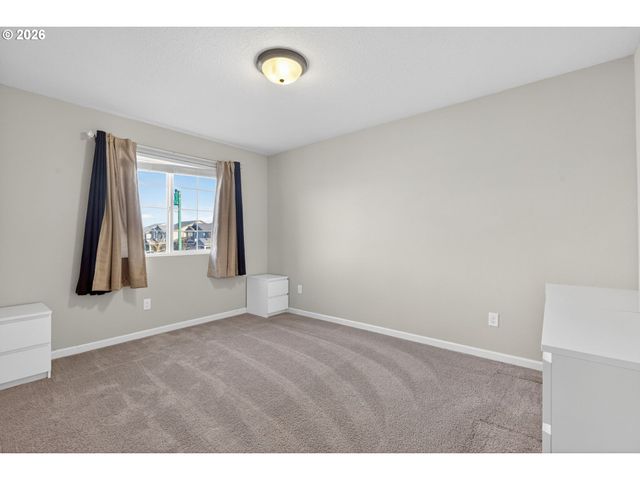 2032 SILVERSTONE Dr, Forest Grove, OR 97116