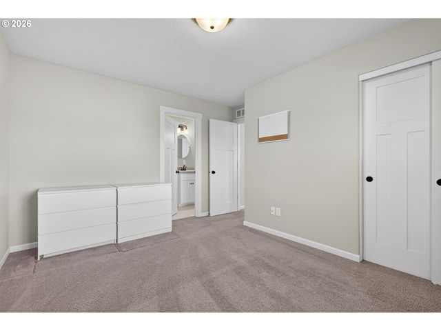 2032 SILVERSTONE Dr, Forest Grove, OR 97116