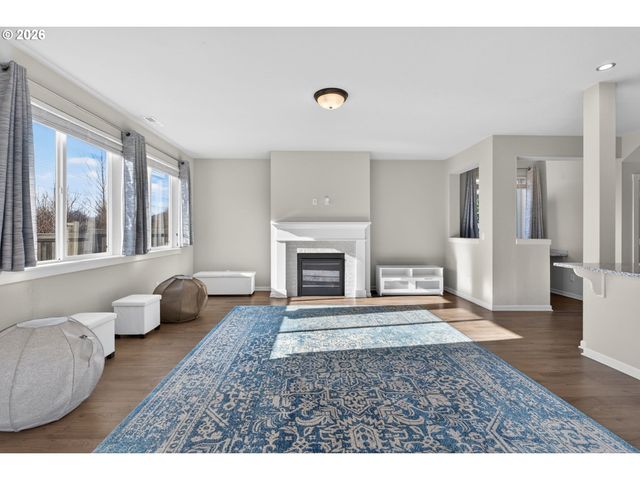 2032 SILVERSTONE Dr, Forest Grove, OR 97116