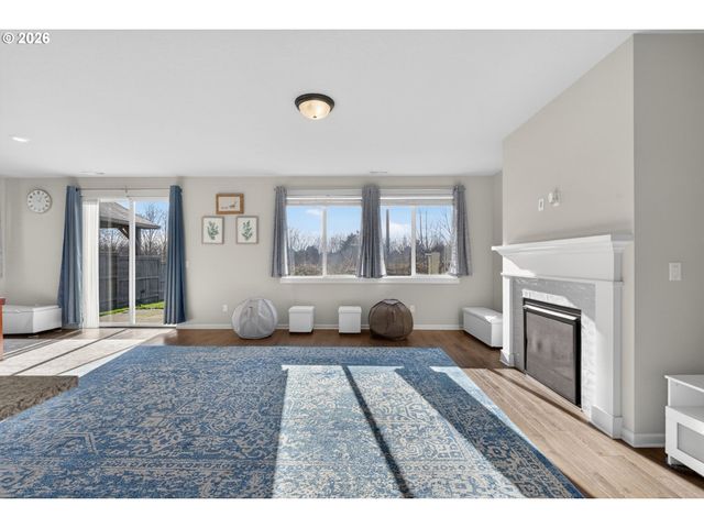 2032 SILVERSTONE Dr, Forest Grove, OR 97116