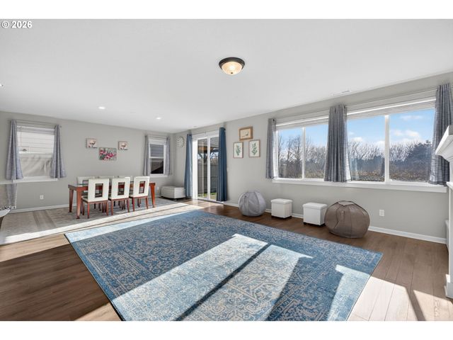 2032 SILVERSTONE Dr, Forest Grove, OR 97116