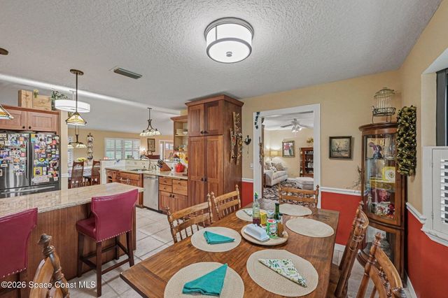 1810 Whispering Oaks Circle, Melbourne, FL 32934