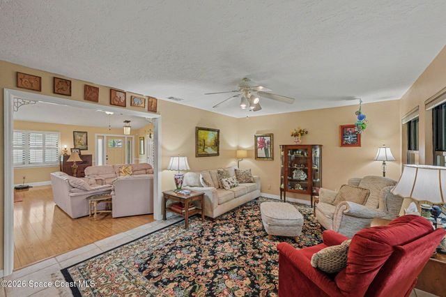 1810 Whispering Oaks Circle, Melbourne, FL 32934