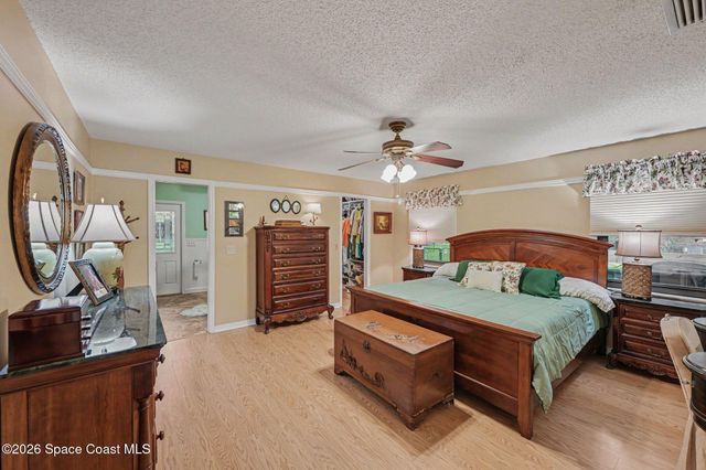 1810 Whispering Oaks Circle, Melbourne, FL 32934