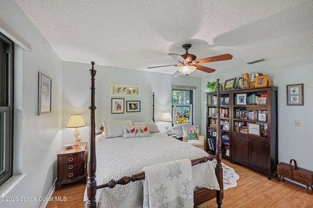 1810 Whispering Oaks Circle, Melbourne, FL 32934