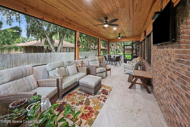 1810 Whispering Oaks Circle, Melbourne, FL 32934
