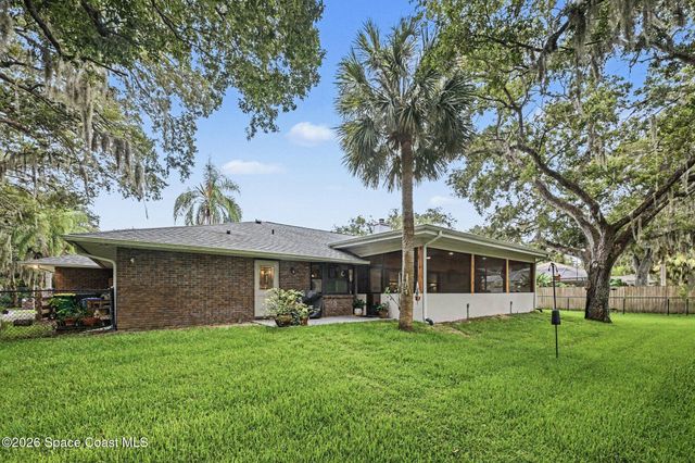1810 Whispering Oaks Circle, Melbourne, FL 32934