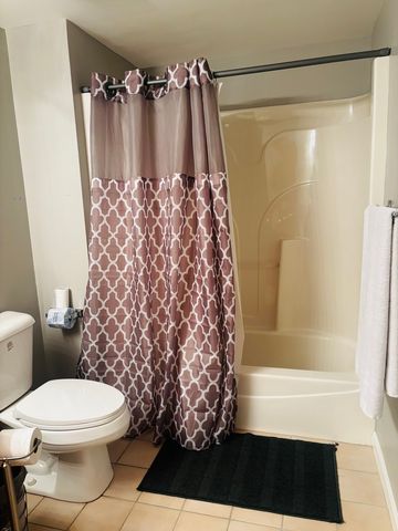 6238 26th Street 201, Berwyn, IL 60402