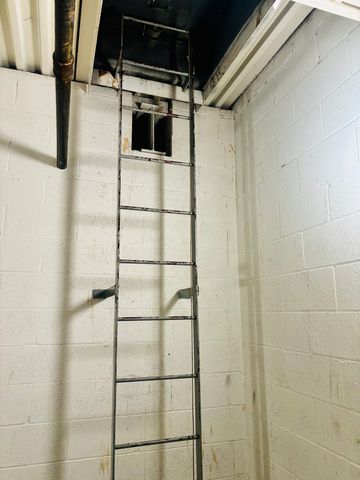 6238 26th Street 201, Berwyn, IL 60402