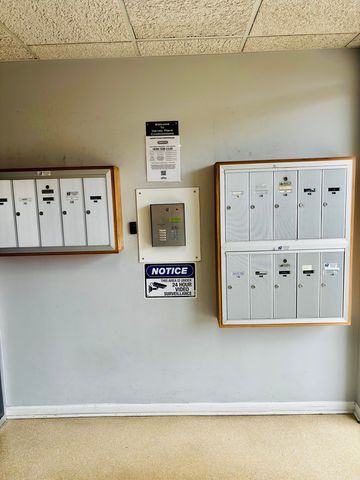 6238 26th Street 201, Berwyn, IL 60402