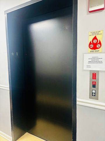 6238 26th Street 201, Berwyn, IL 60402