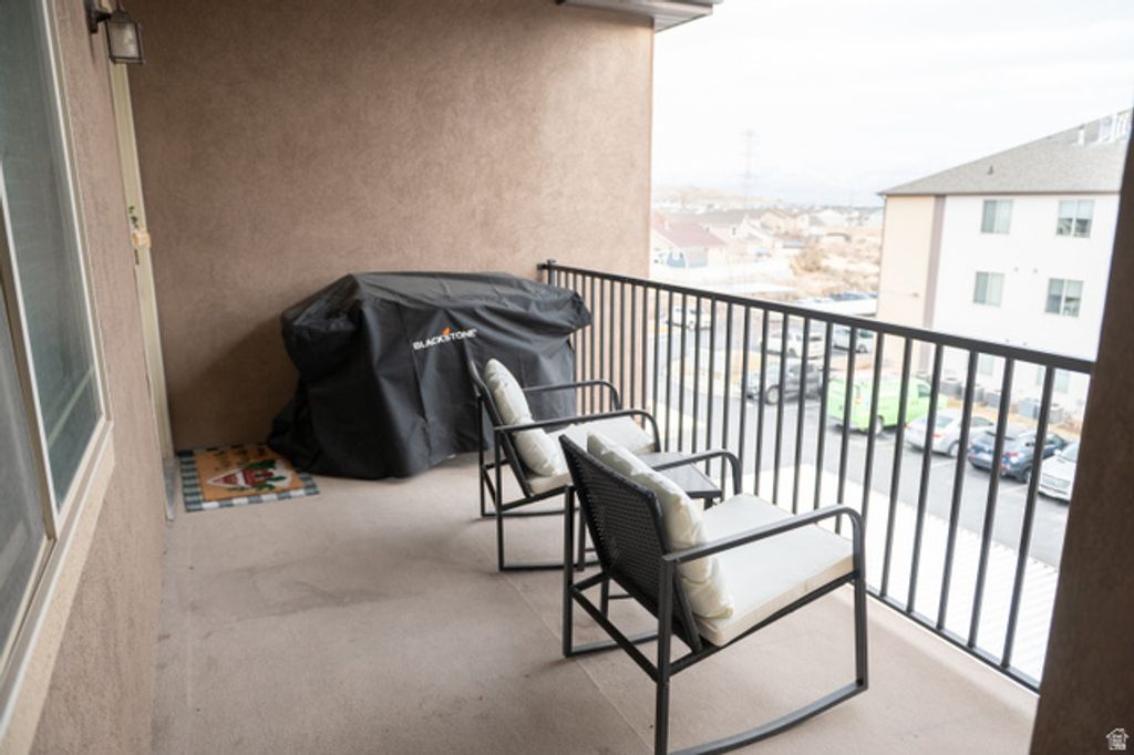 Image 12 of property listing at 8215 N CLEAR ROCK RD #12, Eagle Mountain, UT 84005