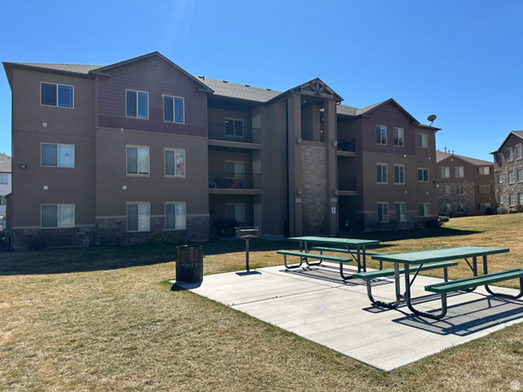 Image 13 of property listing at 8215 N CLEAR ROCK RD #12, Eagle Mountain, UT 84005