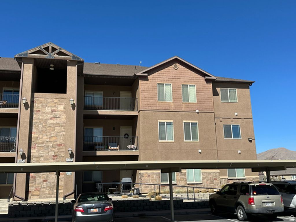 Image 18 of property listing at 8215 N CLEAR ROCK RD #12, Eagle Mountain, UT 84005