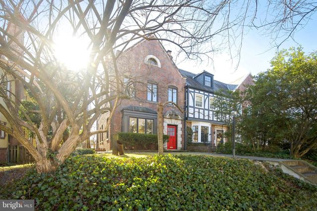 3216 KLINGLE RD NW, Washington, DC 20008