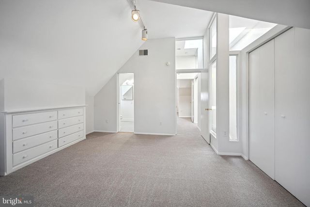 3216 KLINGLE RD NW, Washington, DC 20008