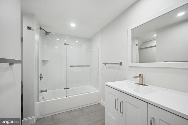 3216 KLINGLE RD NW, Washington, DC 20008