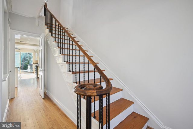 3216 KLINGLE RD NW, Washington, DC 20008