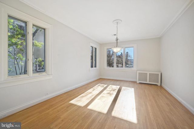 3216 KLINGLE RD NW, Washington, DC 20008