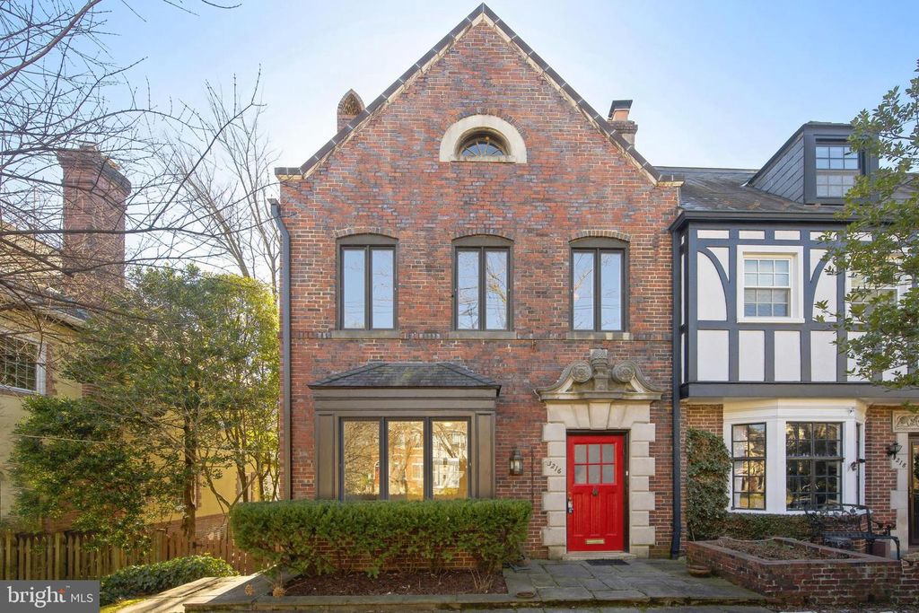 3216 KLINGLE RD NW, Washington, DC 20008