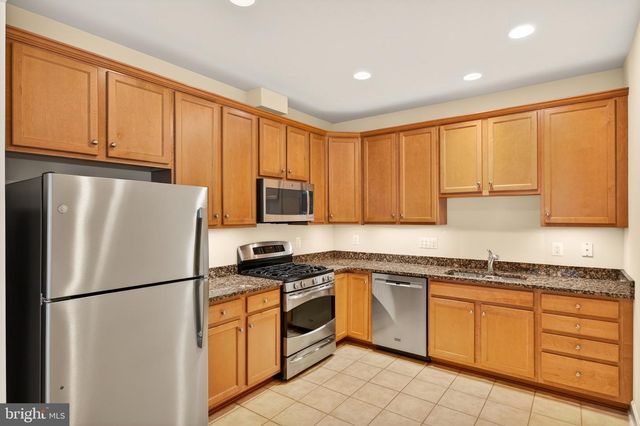 44397 MALTESE FALCON SQ, Ashburn, VA 20147