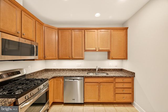 44397 MALTESE FALCON SQ, Ashburn, VA 20147