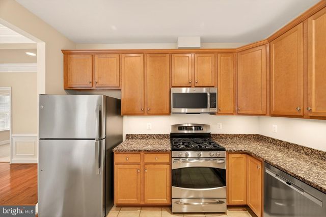 44397 MALTESE FALCON SQ, Ashburn, VA 20147