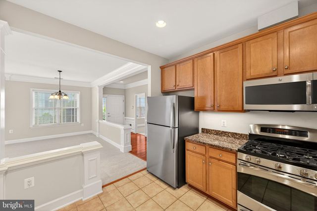 44397 MALTESE FALCON SQ, Ashburn, VA 20147