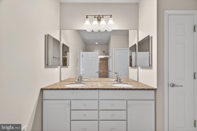 44397 MALTESE FALCON SQ, Ashburn, VA 20147