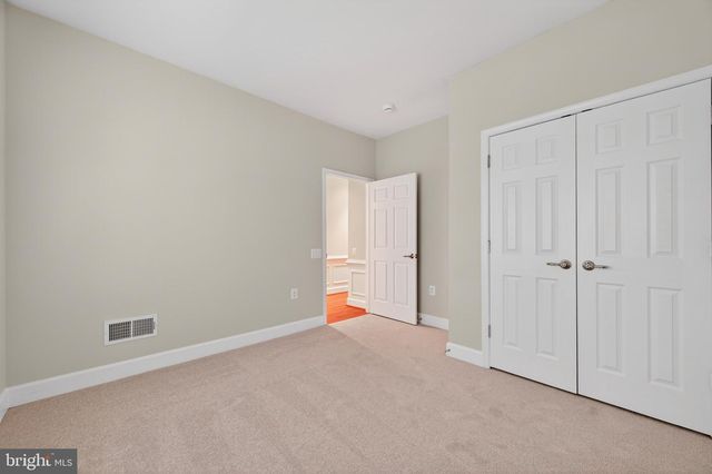 44397 MALTESE FALCON SQ, Ashburn, VA 20147