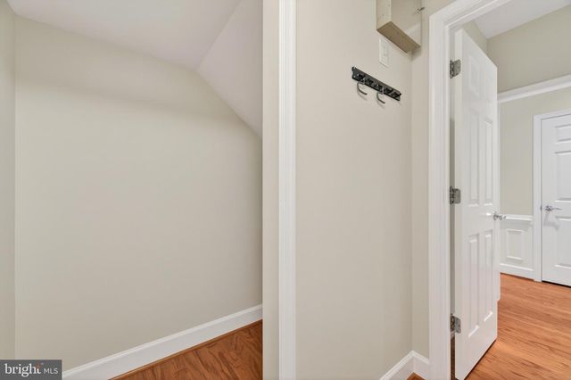 44397 MALTESE FALCON SQ, Ashburn, VA 20147