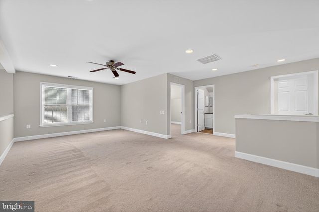 44397 MALTESE FALCON SQ, Ashburn, VA 20147