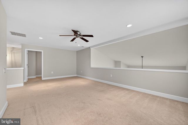 44397 MALTESE FALCON SQ, Ashburn, VA 20147