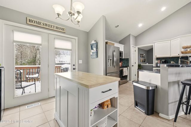 12005 Valley Meadow Way, Louisville, KY 40272