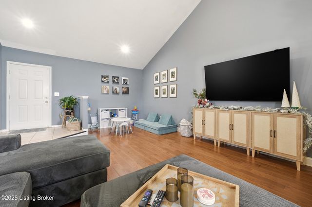 12005 Valley Meadow Way, Louisville, KY 40272