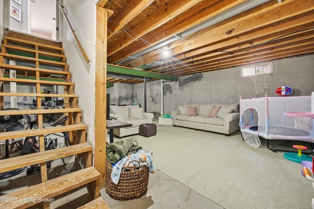 12005 Valley Meadow Way, Louisville, KY 40272