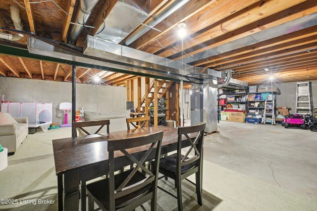 12005 Valley Meadow Way, Louisville, KY 40272