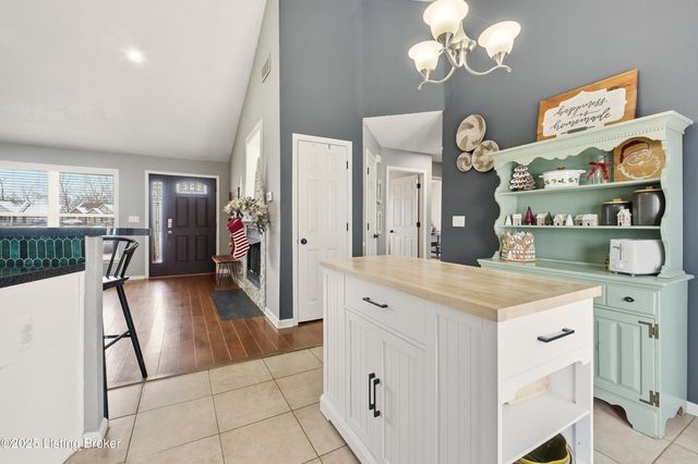 12005 Valley Meadow Way, Louisville, KY 40272