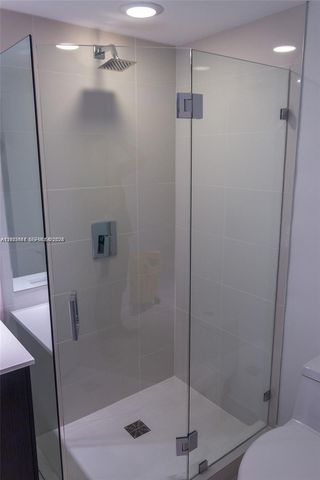 45 SW 9th St 2805, Miami, FL 33130