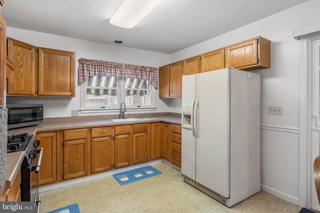 37526 OAK ST, Ocean View, DE 19970