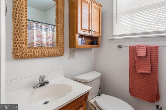 37526 OAK ST, Ocean View, DE 19970