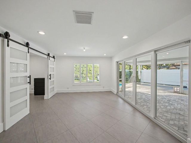 7981 Edgewater Dr, West Palm Beach, FL 33406