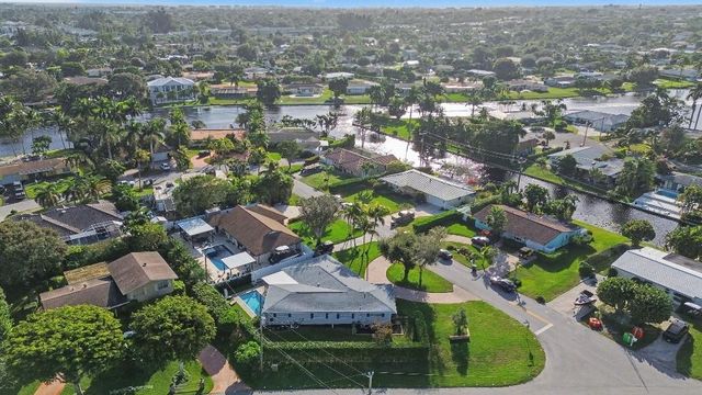 7981 Edgewater Dr, West Palm Beach, FL 33406