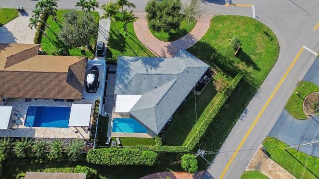 7981 Edgewater Dr, West Palm Beach, FL 33406