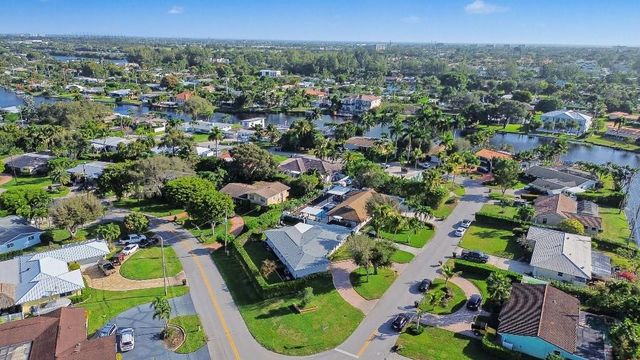 7981 Edgewater Dr, West Palm Beach, FL 33406