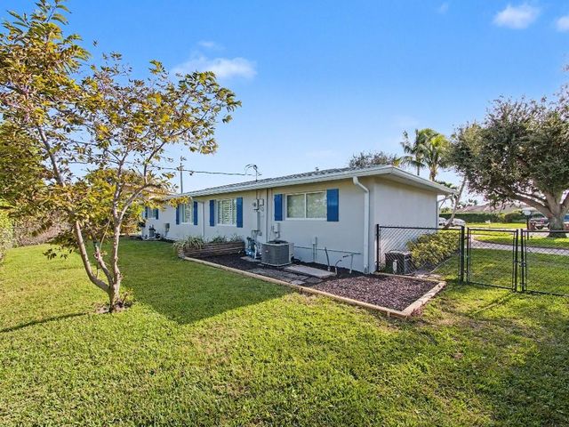 7981 Edgewater Dr, West Palm Beach, FL 33406