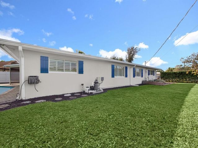 7981 Edgewater Dr, West Palm Beach, FL 33406