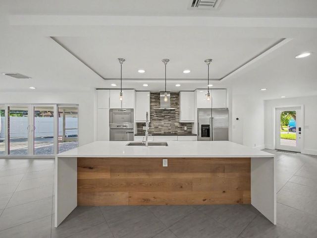 7981 Edgewater Dr, West Palm Beach, FL 33406