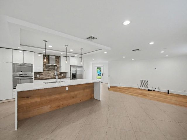 7981 Edgewater Dr, West Palm Beach, FL 33406